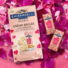 画像をギャラリービューアに読み込む, [選べるセット数 まとめ買いでお得] 1セット2袋入り ギラデリ バレンタイン 限定 ホワイトチョコレート クリームブリュレ味 デュエット ハート 1袋 4.1oz(116.4g) Ghirardelli
