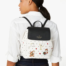 画像をギャラリービューアに読み込む, Kate Spade × Disney【 ケートスペード × ディズニー 美女と野獣 フラップ式 バッグパック KE566 ホワイトマルチカラー サフィアノPVC】
