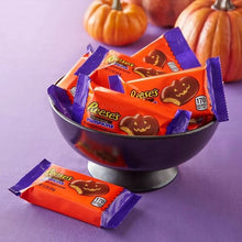 画像をギャラリービューアに読み込む, [2袋セット] ハロウィン限定 ハーシーズ ハロウィン チョコレート ピーナッツバターカップ パンプキン型 1袋 6個入り 204g 7.2oz Hershey&#39;s
