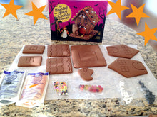 画像をギャラリービューアに読み込む, ハロウィン限定 TRADER JOE&#39;S 【トレーダージョーズ / ハロウィン ホーンテッド チョコレート クッキー ハウスセット お菓子の家 /1106g】
